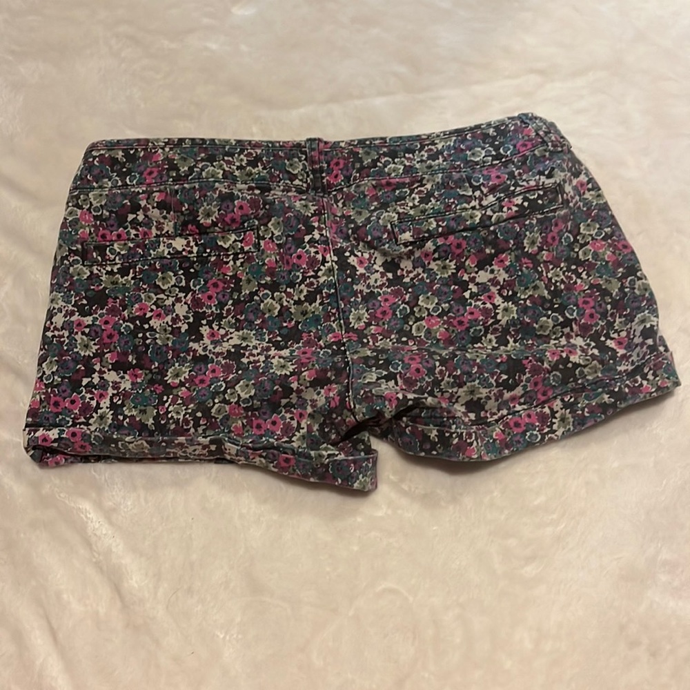 American Eagle floral shorts size 4